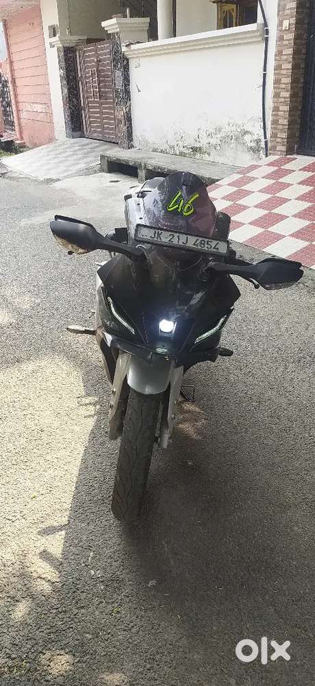 Yamaha R15 V4, top model,bumper to bumper company insurance till 2026