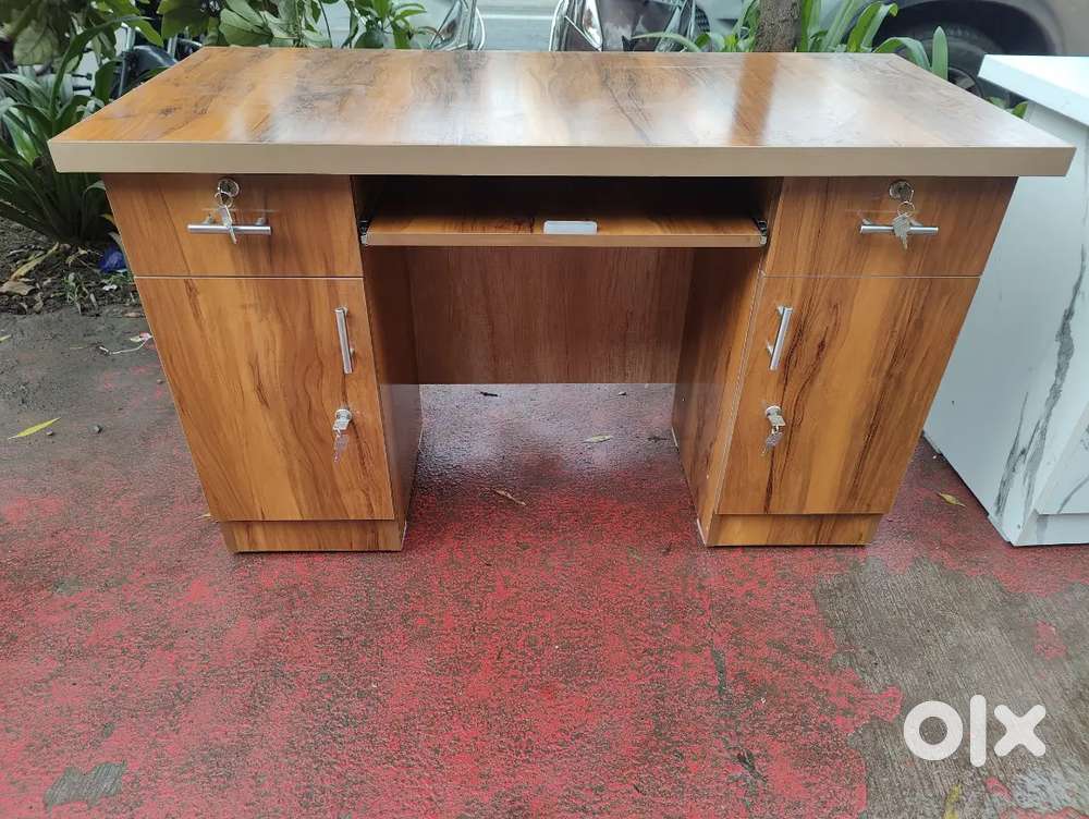 Office Table or Computer Table Brand New 4 by 2 in feet