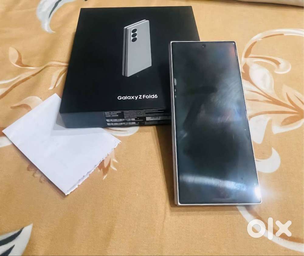 Samsung z fold 6 256gb in waranty with bill 3 months old