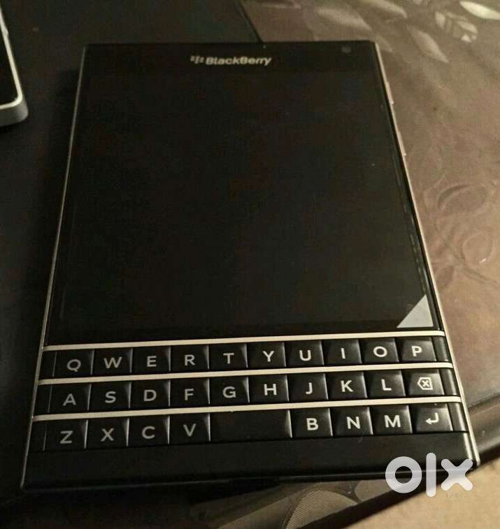 BlackBerry Passport – Classic Business Smartphone