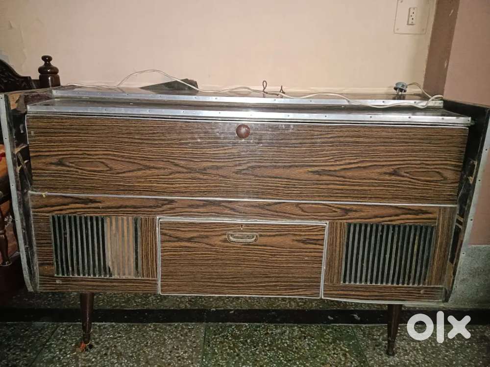 Classic style philips radio and gramophone