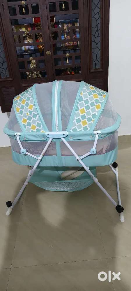 3 months old cradle