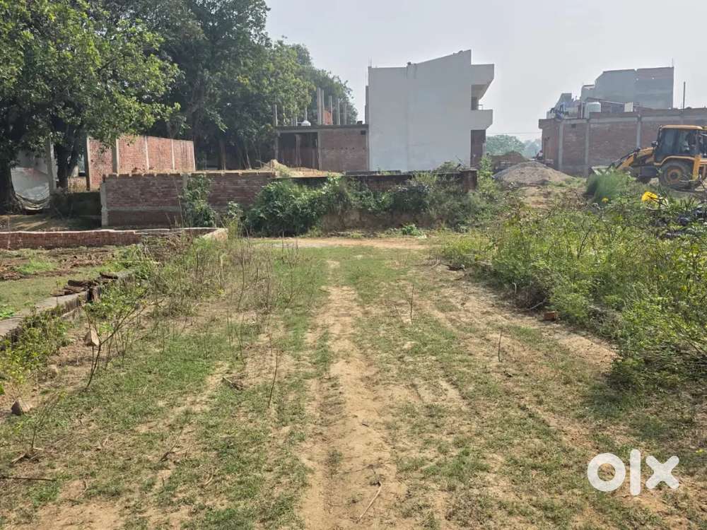 झुंसी me प्लॉट 17हजार वर्ग गज near ghandi inter college