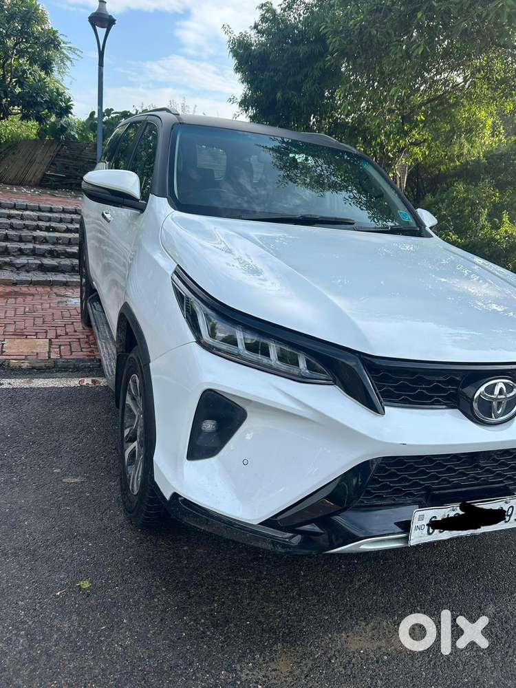 Toyota Fortuner Legender 4X2 AT 2.8, 2024, Diesel
