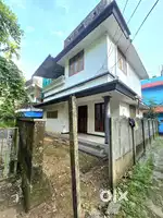 BACHLORES ARE ALLOWED 3BED ROOMS HOUSE IN ALUVA NEAR THOTTAKATTUKARA