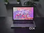 MacGallery Macbook Pro Touchbar 2019 i5/8gb/256gb with warranty.