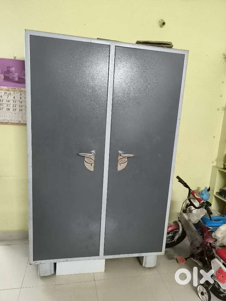Iron wardrobe (Biruva)