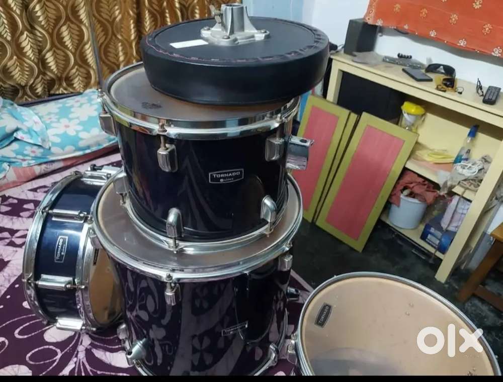 Mapex Tonado Drum Set with Hardware