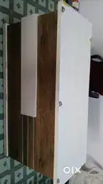 Desktop / counter table
