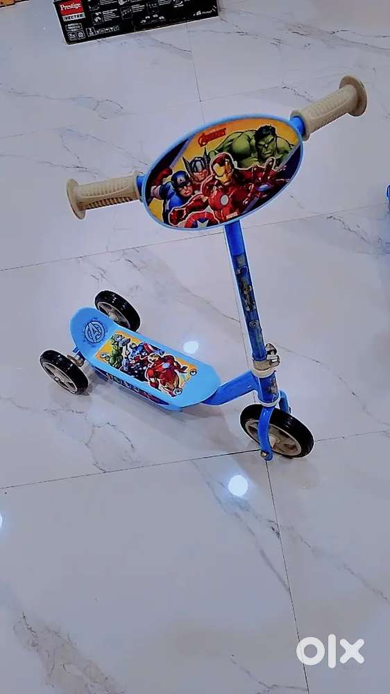Imported Toys Brand New Avengers brand Scooter
