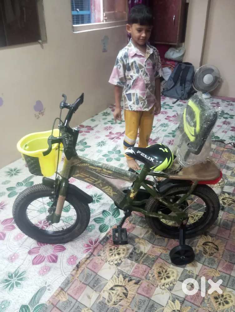 Bicycle green colour mein