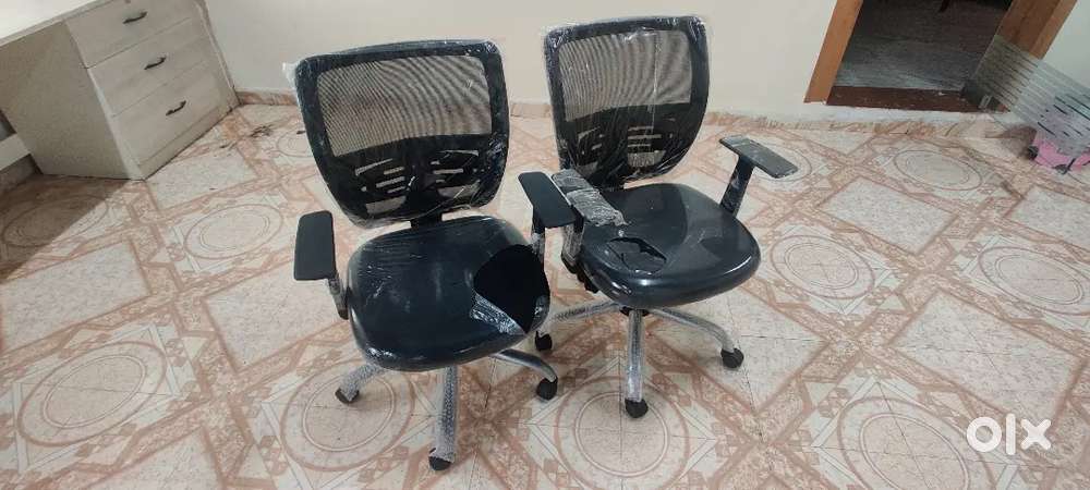 23 Revolving Chairs