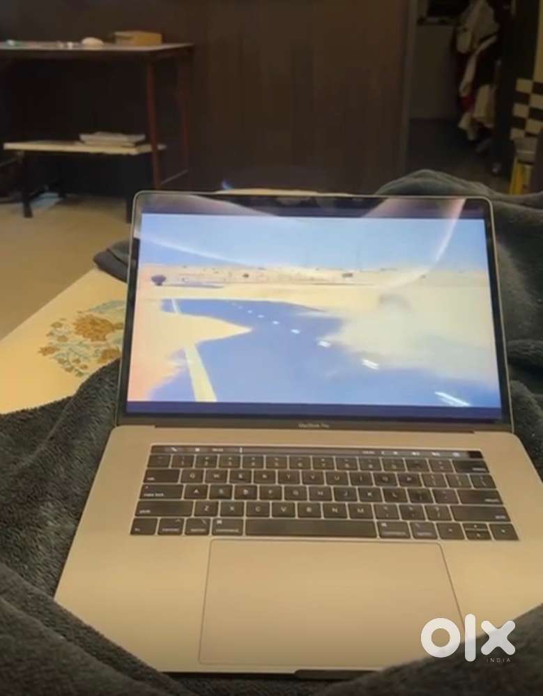 Apple Macbook pro a1990 used by dr in best condition