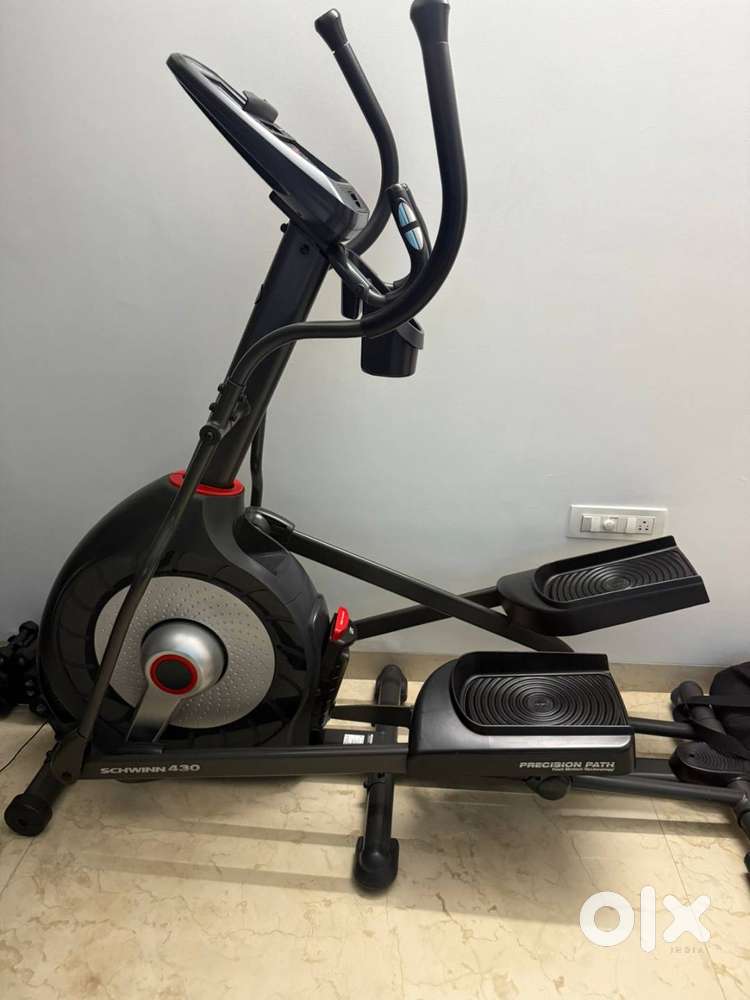 Schwinn 430 Elliotical Cross Trainer
