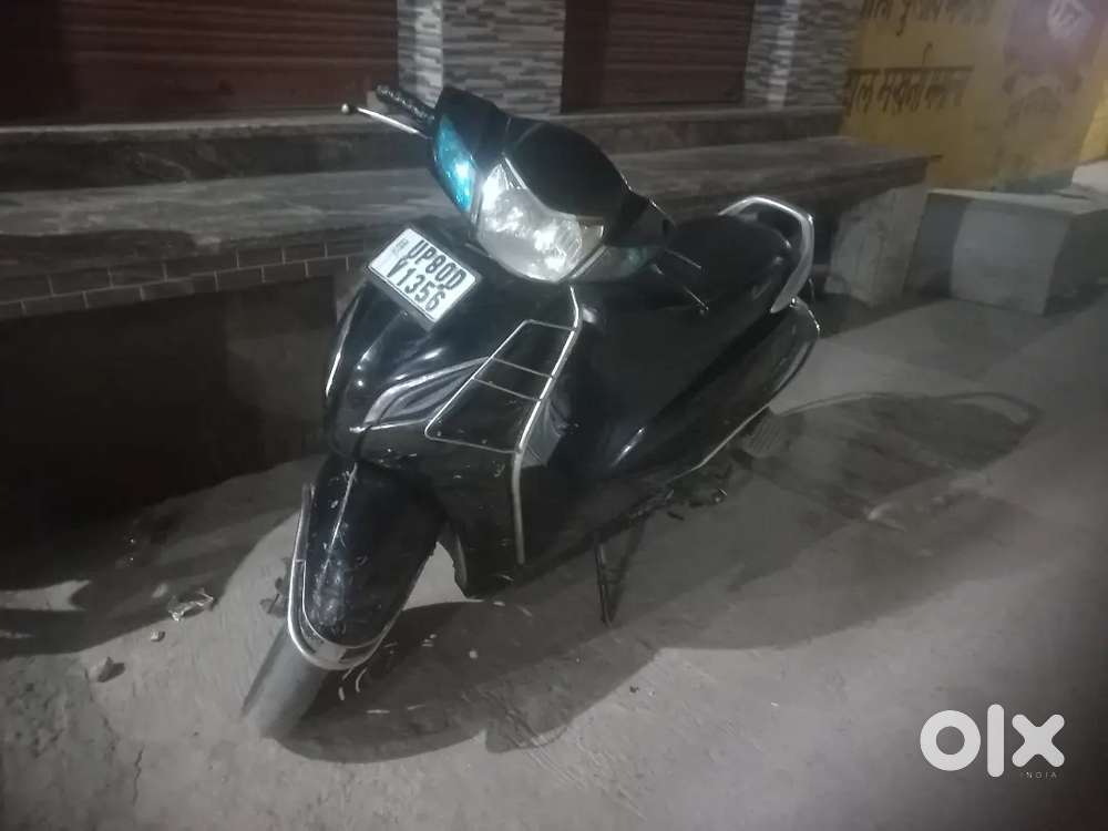 Honda activa black color