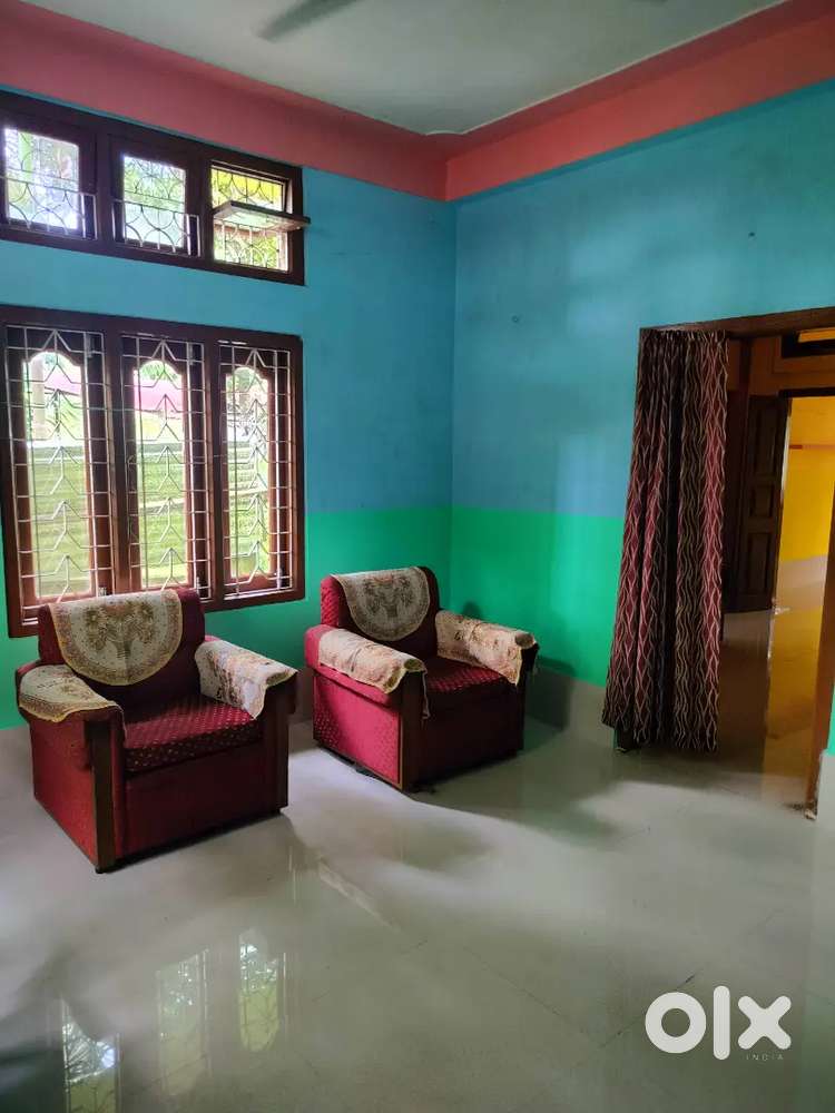 24*7 free running water 2 Bhk semi-furnished house, newly renovated