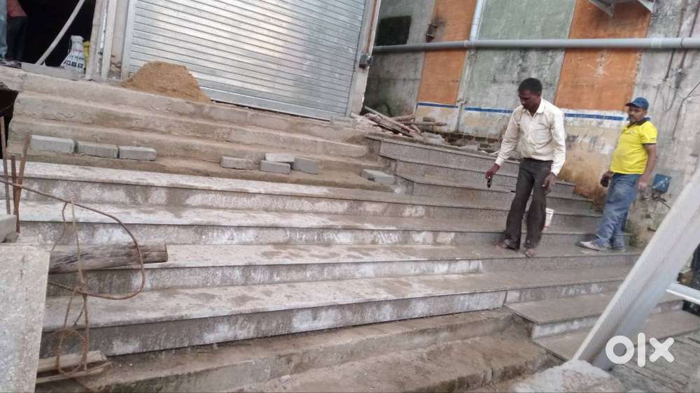 Juni line Bilaspur me main road par