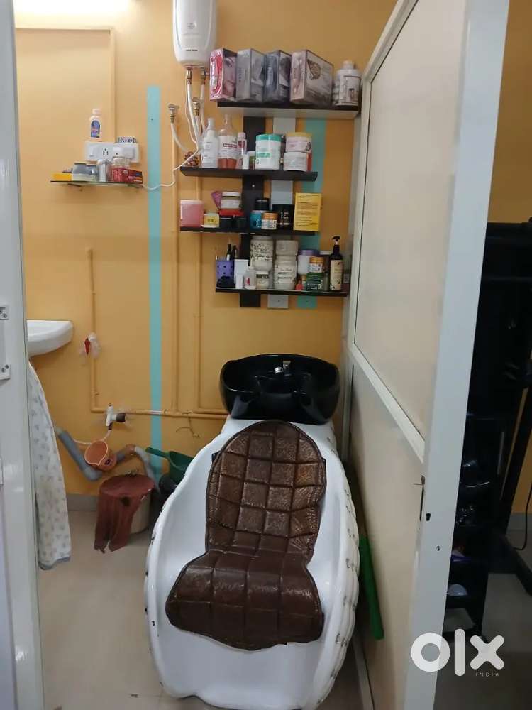 Beauty salon set up for sale
