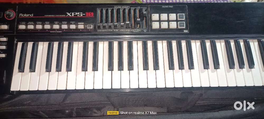 ROLAND XPS 10 GOOD CONDITION