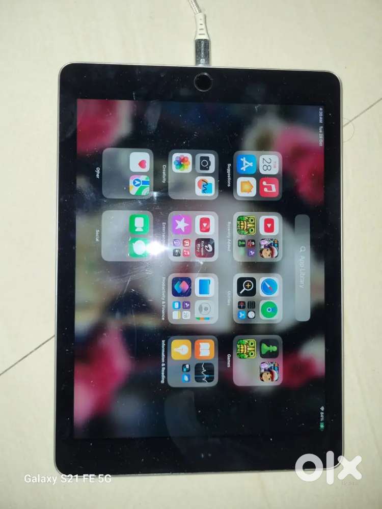 IPad 6th generation with 3 months warranty