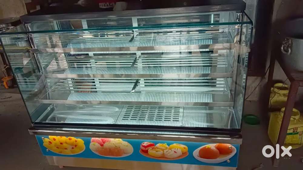 Hotel ka saman bachna h