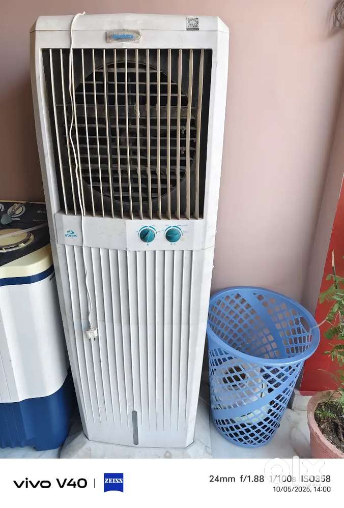 New condition 100 litre cooler