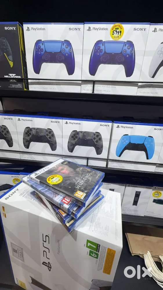Playstation 5 with bill box and warrangy remaining till feb 2026