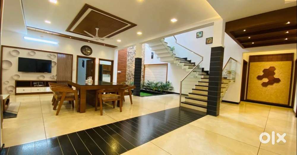 THE GRAND NEW 4BHK HOUSE/VILLA property for Sale in Thrissur Town!