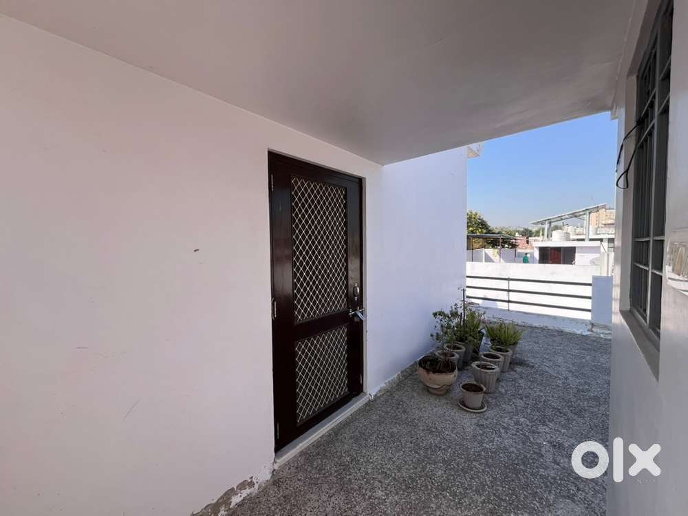 Room Near 6th platform railway station