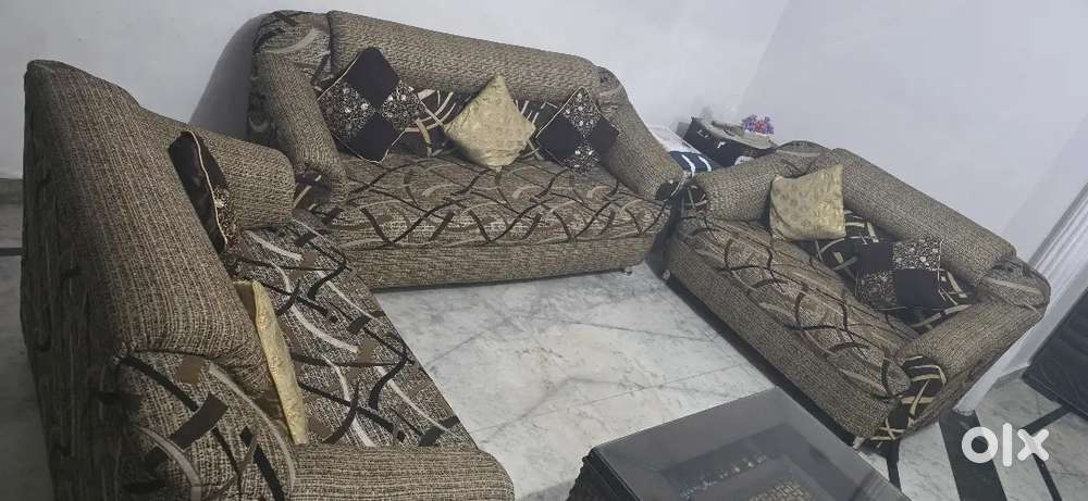 SOFA SET 7 SEATER