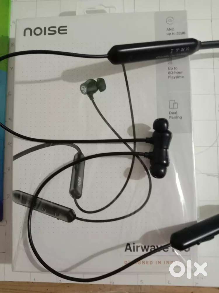 Original Noise neckband top condition with original box and bill