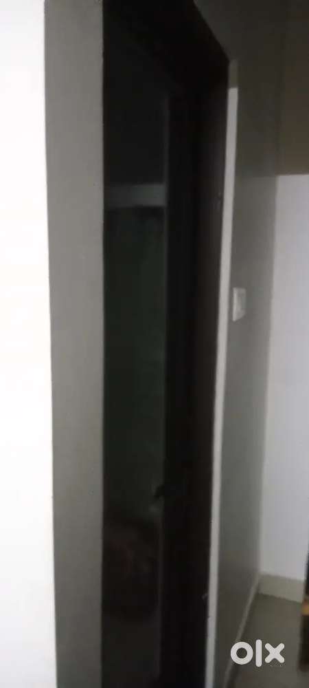 Master bedroom available for paying guest 2 girls