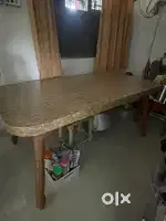 Sagg Dining table
