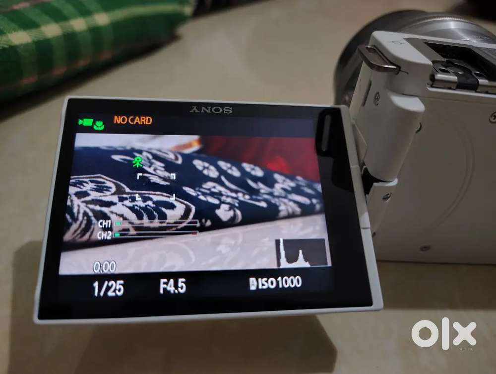 SONY ZV-E10 UNUSED(1 MONTH OLD) With 64gb card