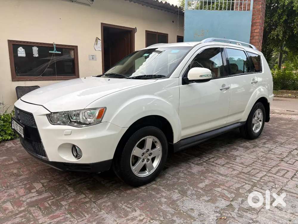 Mitsubishi Outlander 2011 Petrol 72000 Km Driven