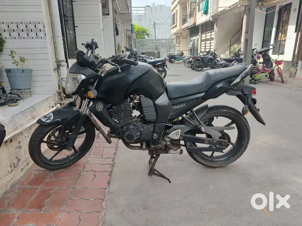 Yamaha FZ16 – Powerful & Stylish Bike  No Issues