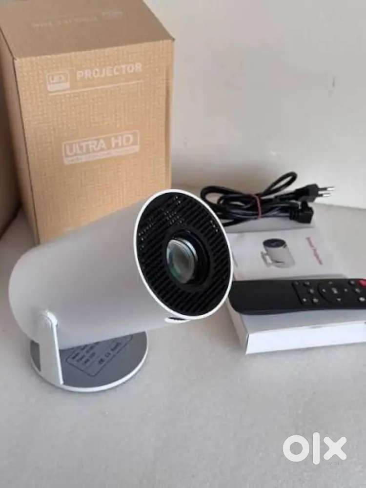 Projector and projector screen