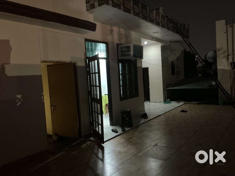 Double sharing 1 bed available only for boys