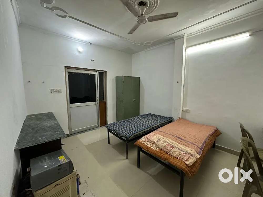 PG Room available Near BBD college