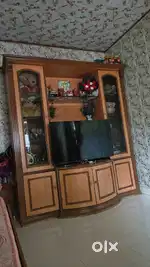Old showcase