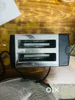 Excellent condition Automatic Pop up Bread toaster for sale