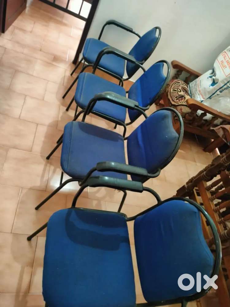 4 metal cushion chair