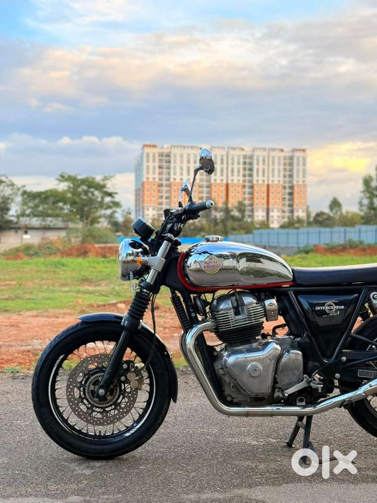 Single owner with red roaster exhast