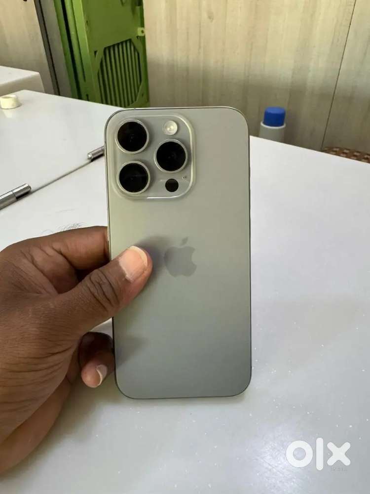 iPhone 15 pro 256 silver colour