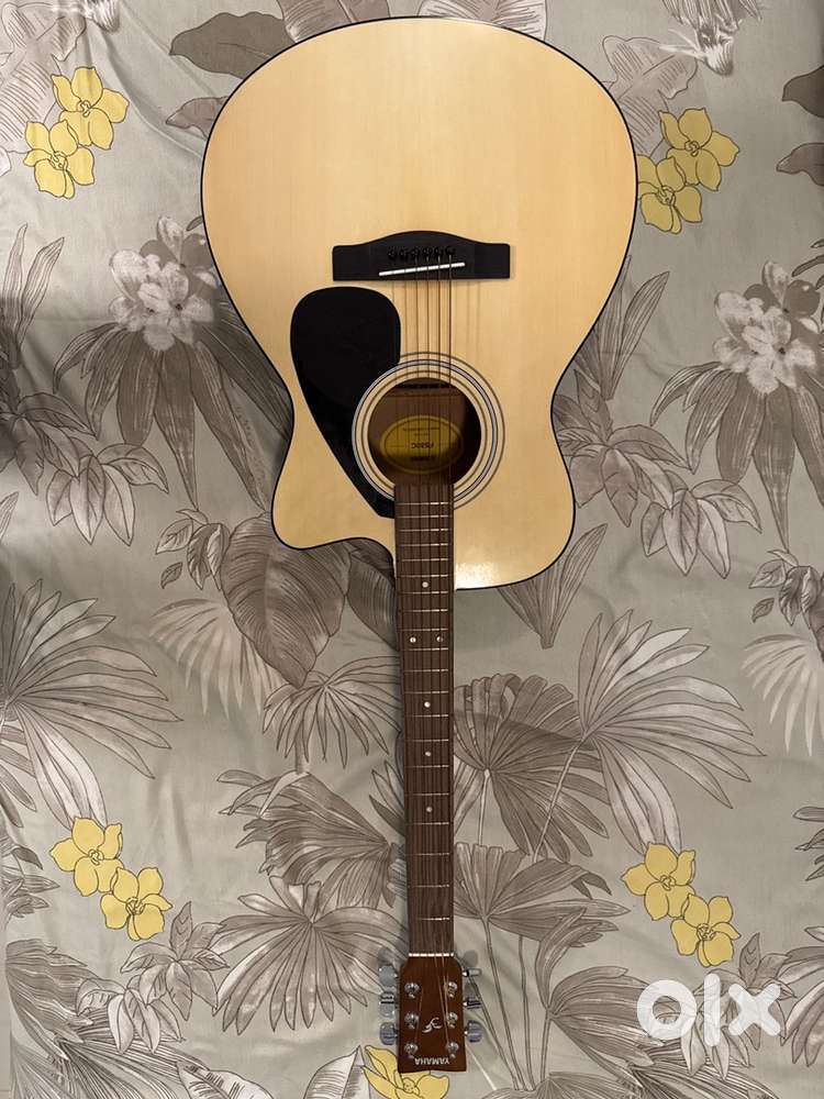 Yamaha FS80C guitar, Barely used