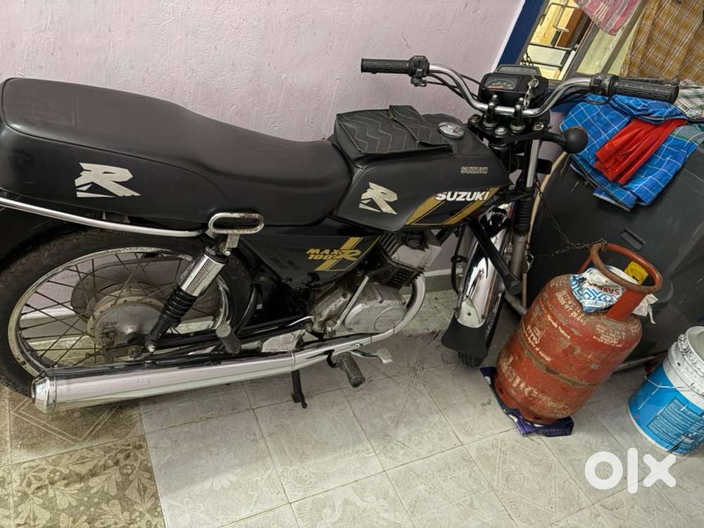 SUZUKI MAXR100 VERY LESS KM DRIVEN