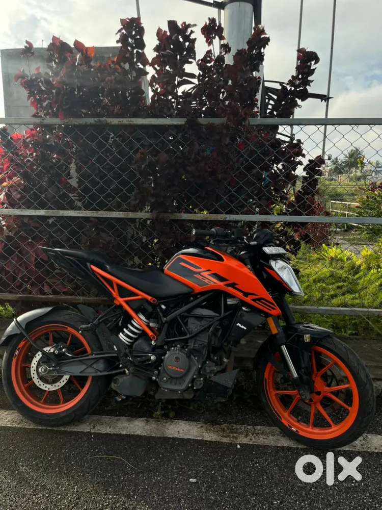 KTM duke 200 (2022)