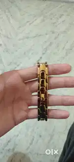 A Stylish Golden Colour Chain Which Helps In Controlling BP