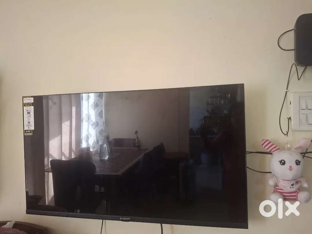TV crown 4k.  46 inch
