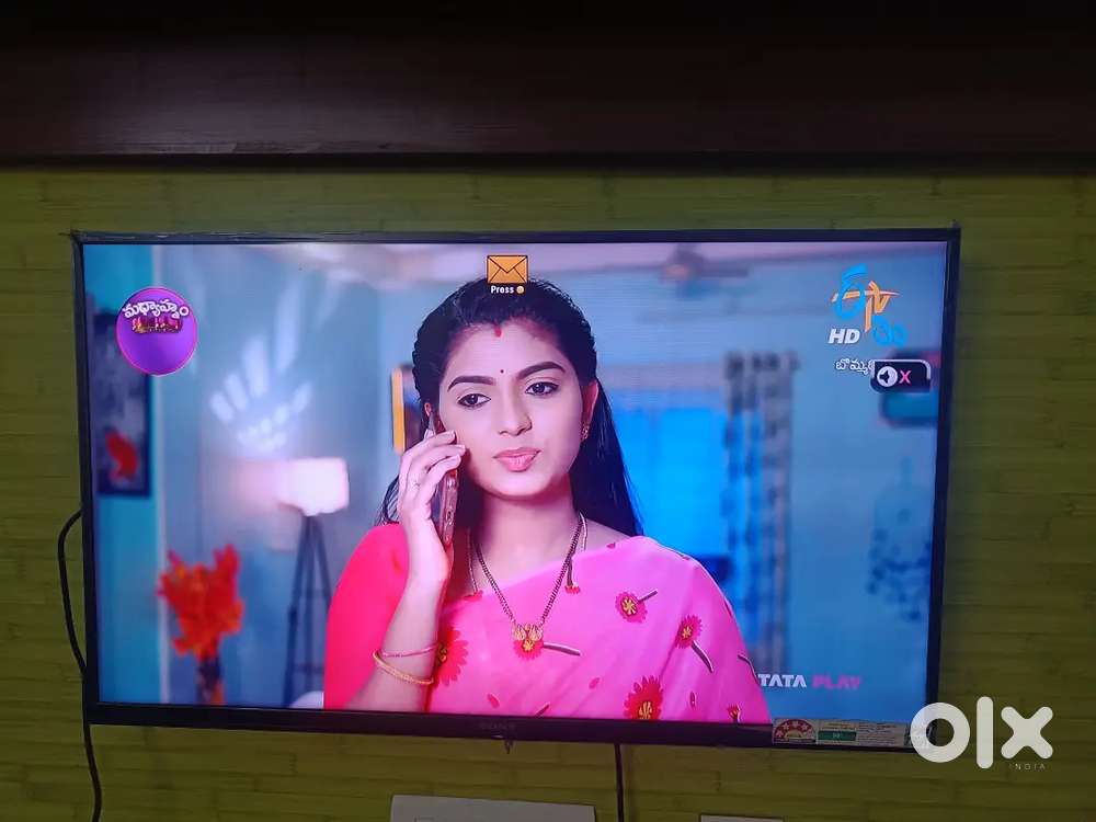 2017 model 41 inches LCD SONY TV under EXCELLENT Condition